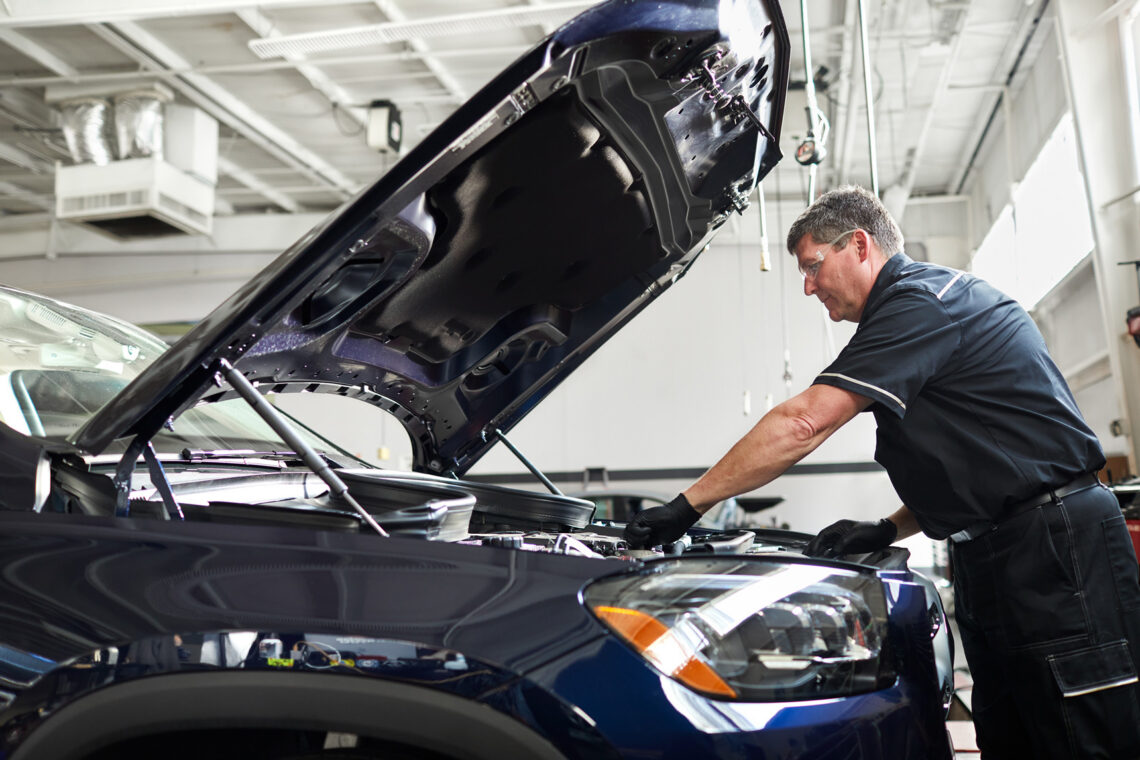 Mercedes-Benz service under the hood
